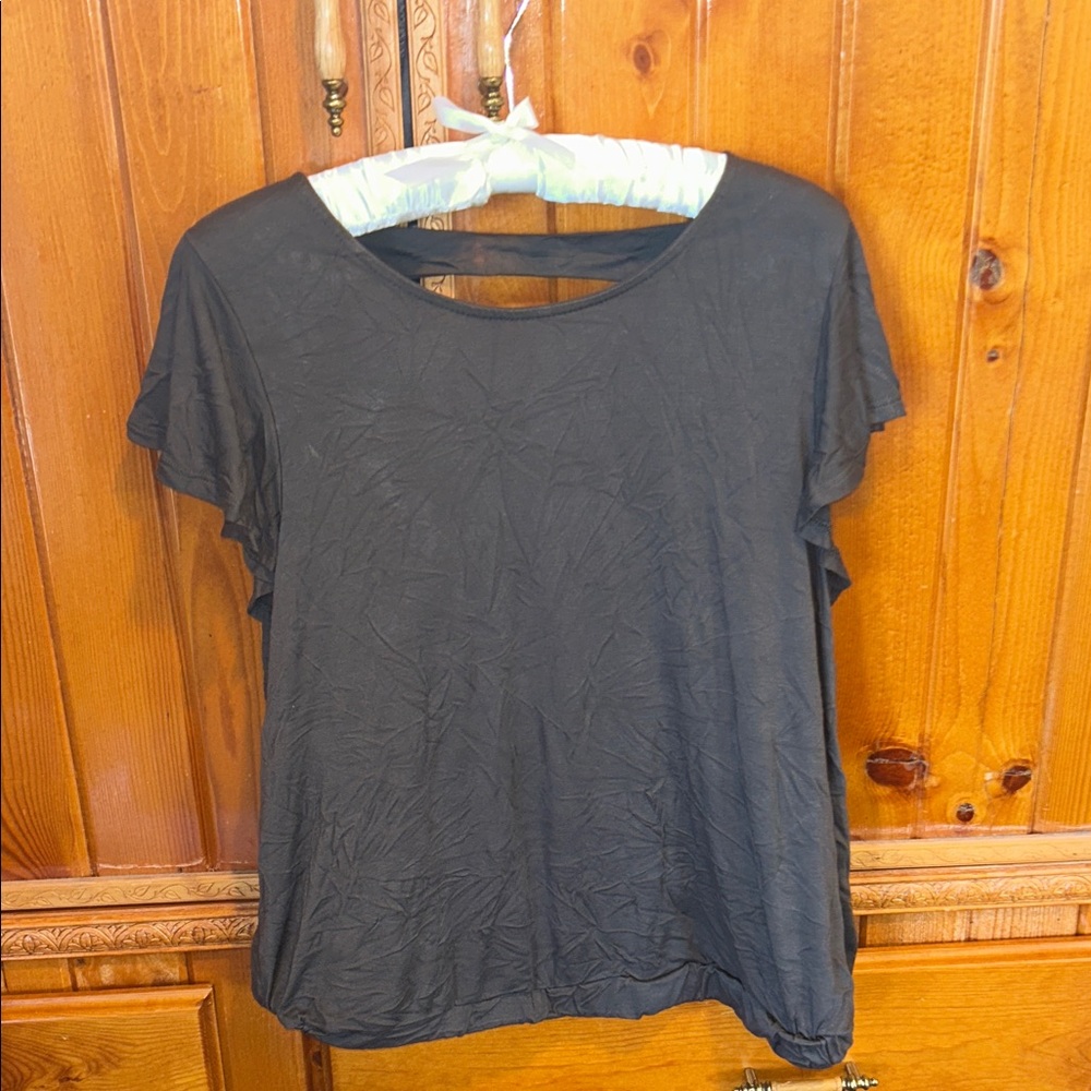 Cinch bottom cutout back top